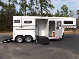 2 Horses Angle Load Horse Trailer with Standard Configuration Transportation Horse Floats