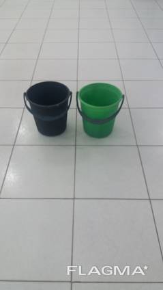 Plastic bucket